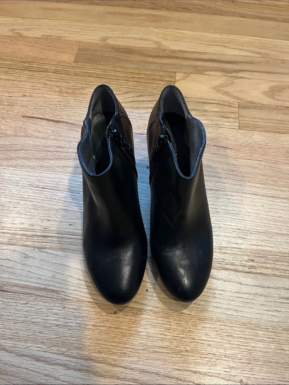 Banana Republic Black Leather Ankle Booties with Side Zip